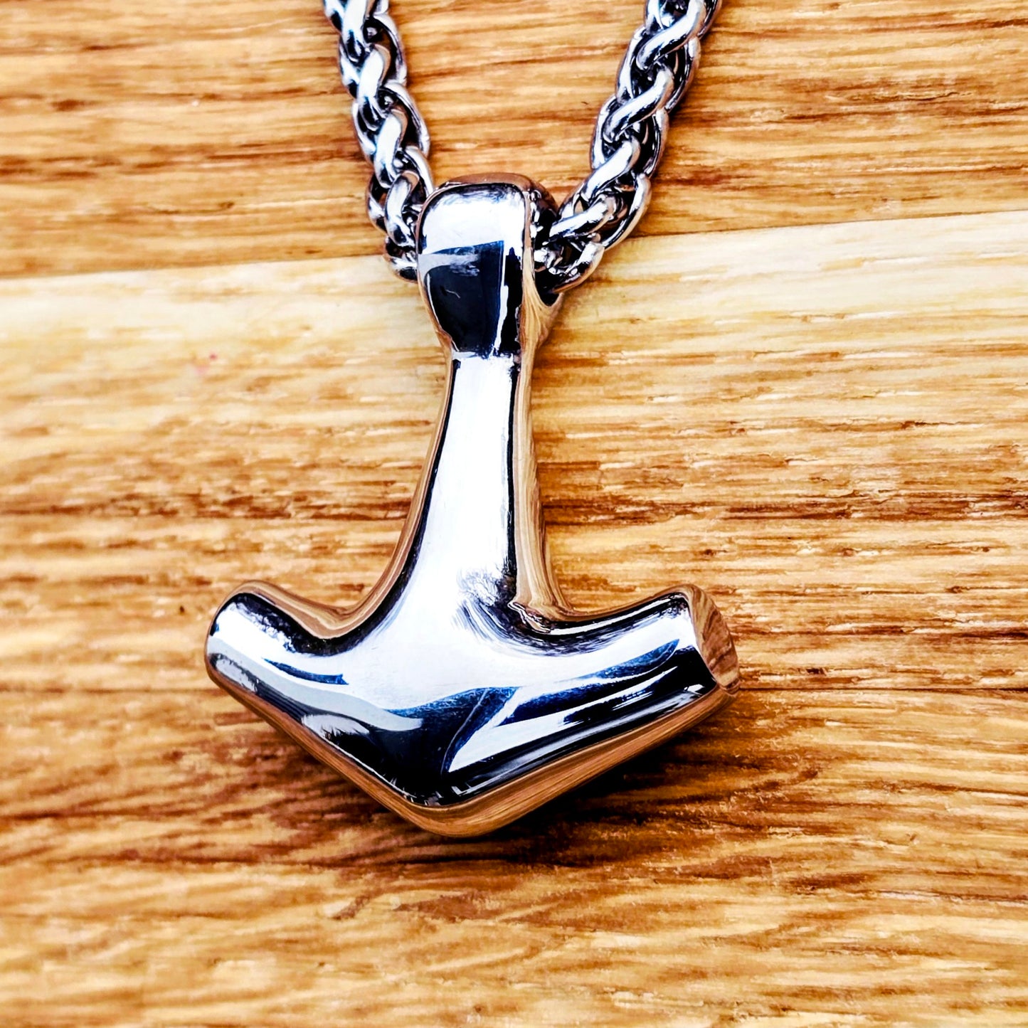 Necklace Thor’s Hammer – Pure Elegance