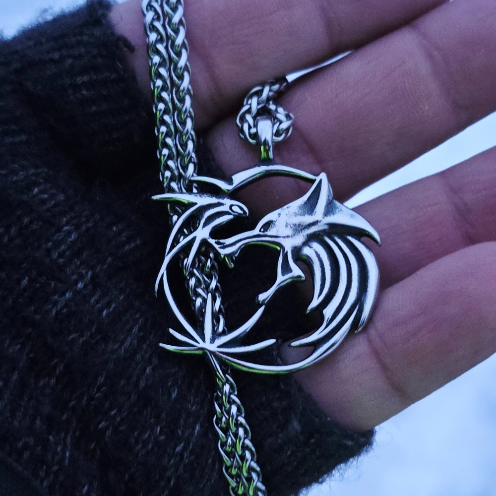 Call of Ragnarök – Fenrir and the Eternal Witness Necklace