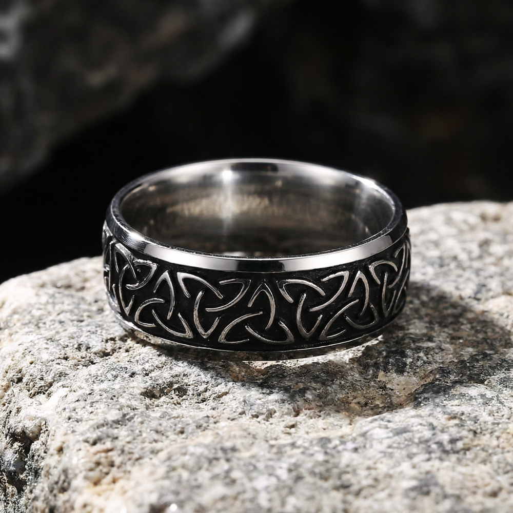 Triquetra Pure - Celtic Knot Ring