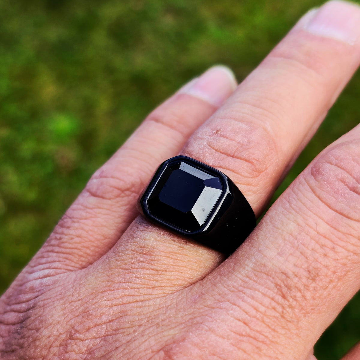 Midnight Stone – Black Signet Ring