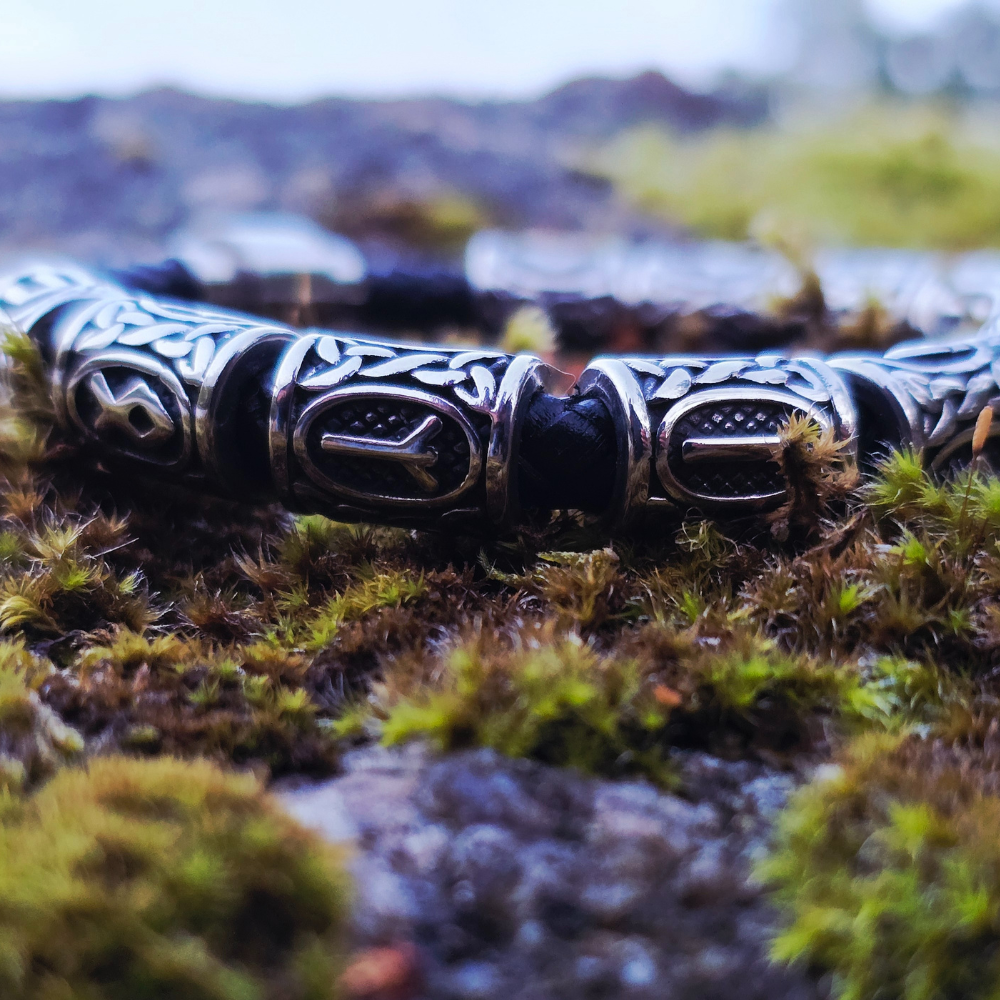 Bracelet Norse Rune Beads