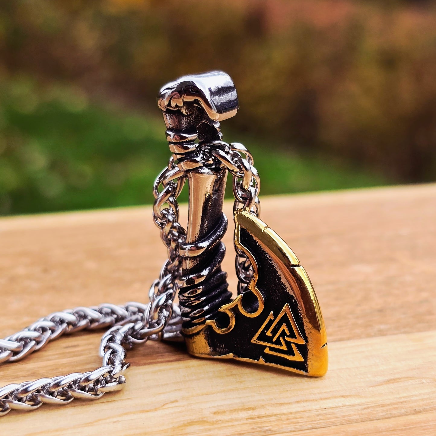 Halsband Stridsyxa - Dubbelfärgad