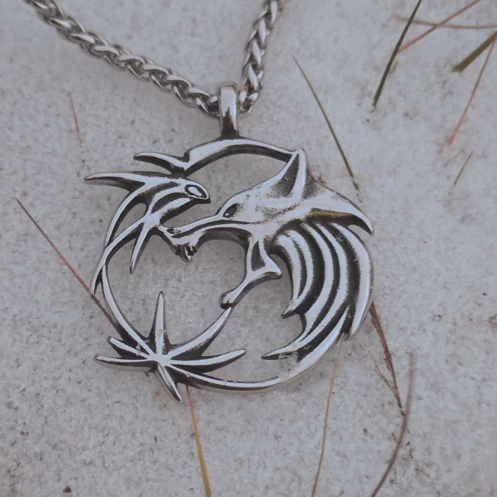 Call of Ragnarök – Fenrir and the Eternal Witness Necklace